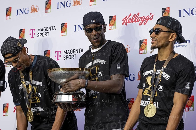 After winning the European Basketball Championship on 14 September 2025 in Riga Latvia with an 88:83 victory over Turkey, the winners of the German national basketball team will be welcomed in Frankfurt am Main on 15 September 2025. The most valuable player of the tournament was the German national player Dennis Schröder. With the 9th victory in the 9th game, the DBB team won its first ever European Championship title, around 2 years after winning the World Championship, Frankfurt am Main, Hesse, Germany