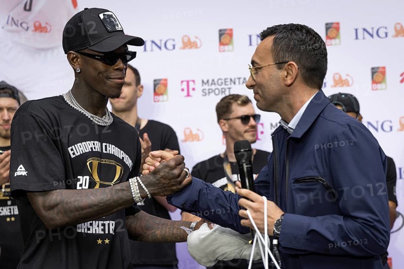 After winning the European Basketball Championship on 14 September 2025 in Riga Latvia with an 88:83 victory over Turkey, the winners of the German national basketball team will be welcomed in Frankfurt am Main on 15 September 2025. The most valuable player of the tournament was the German national player Dennis Schröder. With the 9th victory in the 9th game, the DBB team won its first ever European Championship title, around 2 years after winning the World Championship, Frankfurt am Main, Hesse, Germany
