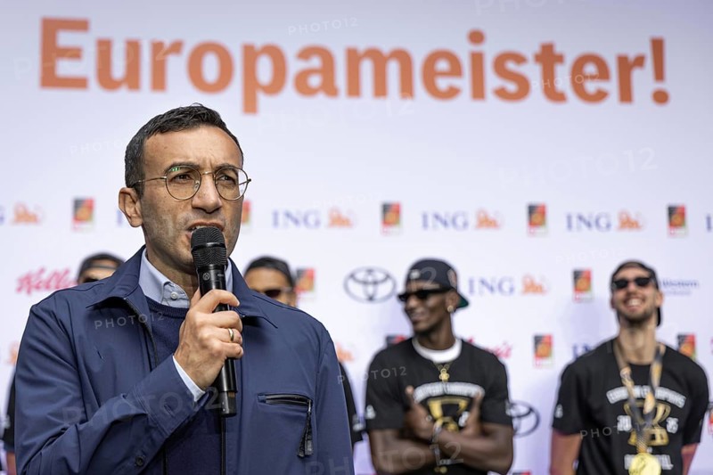 After winning the European Basketball Championship on 14 September 2025 in Riga Latvia with an 88:83 victory over Turkey, the winners of the German national basketball team will be welcomed in Frankfurt am Main on 15 September 2025. The most valuable player of the tournament was the German national player Dennis Schröder. With the 9th victory in the 9th game, the DBB team won its first ever European Championship title, around 2 years after winning the World Championship, Frankfurt am Main, Hesse, Germany