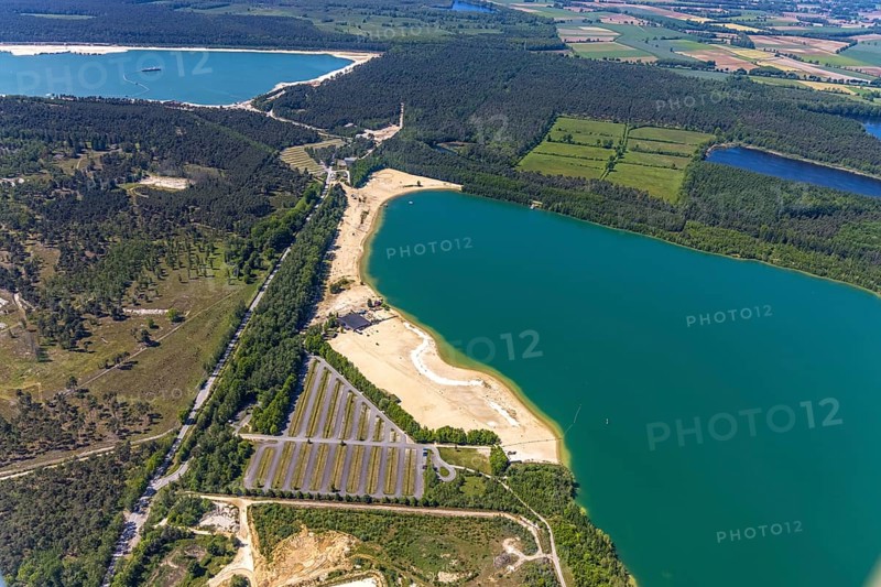 Aerial view, Silbersee II with sandy lido and lido, Lehmbraken, Haltern am See, Ruhr area, North Rhine-Westphalia, Germany, bathing lake, bathing lido, DE, DLRG, Europe, outdoor pool, gastronomy, aerial view, aerial photography, aerial photography, car parks, lake, Silbersee 2, lido, overview, bird's eye view, bathing, birds-eyes view, overview