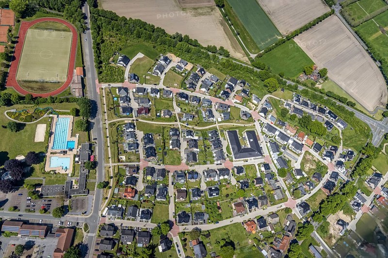 Aerial view, residential area Maximilian-Kolbe-Straße, Alloheim Senioren-Residenz Sythen am See, open-air swimming pool Sythen, Sythen, Haltern am See, Ruhr area, North Rhine-Westphalia, Germany, retirement home, old people's home, retirement home, bathing establishment, bathing resort, care and nursing, DE, Dietrich-Bonhoeffer-Weg, Europe, open-air swimming pool, leisure activities, property tax, real estate, aerial view, aerial photography, aerial photography, care facility, swimming pool, swimming pool, retirement home, retirement residence, retirement home, senior centre, overview, bird's-eye view, residential complex, living and life, residential area, residential buildings, residential quality, housing estate, birds-eyes view, overview
