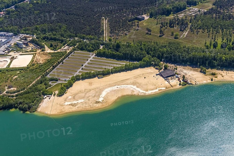 Aerial view, Silbersee II with sandy lido and lido, Lehmbraken, Haltern am See, Ruhr area, North Rhine-Westphalia, Germany, bathing lake, bathing lido, DE, DLRG, Europe, outdoor pool, gastronomy, aerial view, aerial photography, aerial photography, car parks, lake, Silbersee 2, lido, overview, bird's eye view, bathing, birds-eyes view, overview