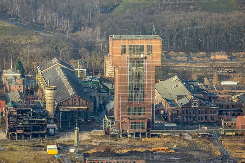 Aerial view with hammerhead tower at Ost Zeche Heinrich Robert colliery, CreativRevier in Wiescherhöfen, Hamm, Ruhr area, North Rhine-Westphalia, Germany, mine, Heinrich Robert colliery, DE, Europe, commercial enterprises, commercial area, commercial park, commercial location, commercial use, industrial facilities, industrial area, industrial building, industrial site, aerial view, aerial photograph, aerial photography, aerial photography, Rhine-Ruhr metropolitan region, coal mine, tower, overview, bird's-eye view, birds-eyes view, former Ost colliery, historical, historical site, overview, destroyed building