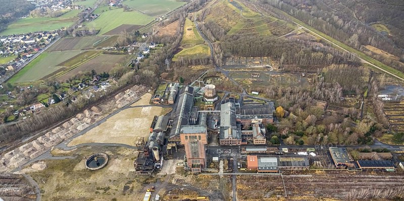 Aerial view with hammerhead tower at Ost Zeche Heinrich Robert colliery, CreativRevier in Wiescherhöfen, Hamm, Ruhr area, North Rhine-Westphalia, Germany, mine, Heinrich Robert colliery, DE, Europe, commercial enterprises, commercial area, commercial park, commercial location, commercial use, industrial facilities, industrial area, industrial building, industrial site, aerial view, aerial photograph, aerial photography, aerial photography, Rhine-Ruhr metropolitan region, coal mine, tower, overview, bird's-eye view, birds-eyes view, former Ost colliery, historical, historical site, overview, destroyed building