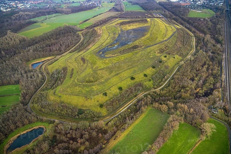 Aerial view of the Sundern spoil tip in Hamm, Ruhr area, North Rhine-Westphalia, Germany, spoil tip, DE, Europe, spoil tip, Hamm, aerial view, aerial photograph, aerial photography, aerial photography, Rhine-Ruhr metropolitan region, overview, bird's-eye view, overview