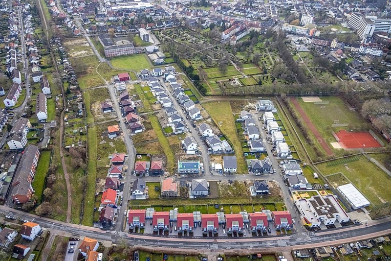 Aerial view new development area Am Beisenkamp between Beisenkamp-Gymnasium and Südenfriedhof in the south of Hamm in Hamm, Ruhr area, North Rhine-Westphalia, Germany Hamm, Germany, DE, Europe, property tax, Hamm, real estate, aerial view, aerial photograph, aerial photography, aerial photography, Rhine-Ruhr metropolitan region, overview, bird's eye view, residential area, housing and living, residential area, residential buildings, residential quality, residential neighbourhood, housing estate, birds-eyes view, overview