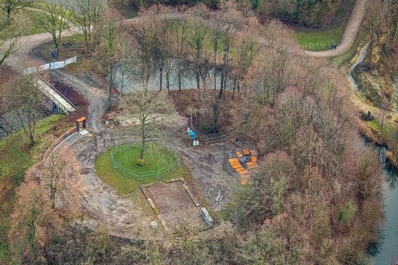 Aerial view Marker Burghügel in Hamm, Ruhr area, North Rhine-Westphalia, Germany, Burg, Burg Mark, Burghügel Mark, Burgplatz, DE, Europe, Gräfte, Hamm, autumn colours, aerial view, aerial photograph, aerial photography, aerial photography, Rhine-Ruhr metropolitan region, local recreation area, sight, Soester Straße, overview, bird's-eye view, historical, overview
