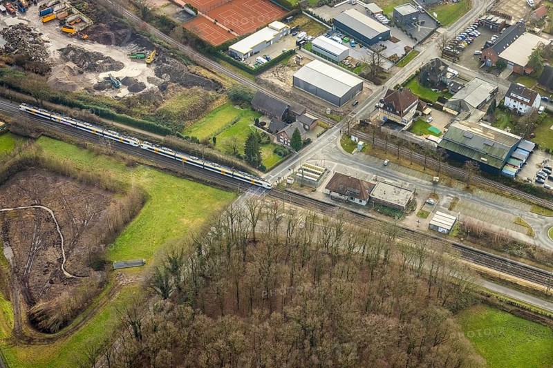 Aerial view S-Bahn at level crossing at Hamm-Bockum-Hövel station in Hamm, Ruhr area, North Rhine-Westphalia, Germany, railway tracks, railway station, DE, Deutsche Bahn AG, Europe, railway tracks, Hamm, aerial view, aerial photograph, aerial photography, aerial photography, Rhine-Ruhr metropolitan region, overview, bird's-eye view, bird's-eye view, overview