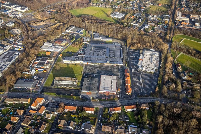 Aerial view commercial centre and Kaufland and shopping markets Römerstraße in Hamm, Ruhr area, North Rhine-Westphalia, Germany, DE, shopping markets, shopping place, shopping centre, Europe, Hamm, Kaufland supermarket, aerial view, aerial photograph, aerial photography, aerial photography, metropolitan region Rhine-Ruhr, local supply centre, photovoltaic, photovoltaic plant, shopping centre, solar, solar plant, solar energy, solar energy, supermarket, overview, bird's eye view, birds-eyes view, vacant building, overview