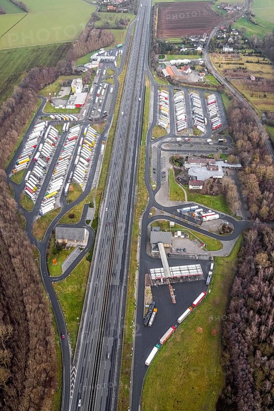 Aerial view motorway service area Rhynern-Nord and Rhynern-Süd on the A2 motorway, truck parking, Hamm, Ruhr area, North Rhine-Westphalia, Germany, A2 motorway, DE, Europe, shapes and colours, freight traffic, logistics, aerial view, aerial photograph, aerial photography, aerial photography, Rhine-Ruhr metropolitan region, parking spaces, service area, service area, transport, overview, bird's-eye view, bird's-eye view, overview
