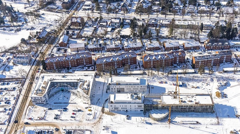 Aerial view, snow, winter, construction area Paracelsuspark with innovation centre, SCI:Q Science Quarter Hamm, former Paracelsus barracks, Bad Hamm, Hamm, Ruhr area, North Rhine-Westphalia, Germany, DE, Europe, aerial view, aerial photography, aerial photography, overview, bird's-eye view, view, overview, Science, Quarter, Techpark, university, science quarter, living, flat, houses, residential buildings, housing estate, settlement, student, university, bachelor, master, study, education, research