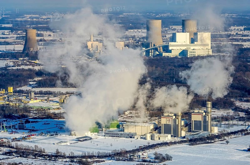 Aerial photo, Trianel Gaskraftwerk Hamm GmbH & Co. KG, GUD, winter, snow, Uentrop, Hamm, Ruhr area, North Rhine-Westphalia, Germany, DE, Europe, aerial view, aerial photography, aerial photography, overview, bird's-eye view, view, overview, energy, wind energy, power plant, electricity, power supply, electricity, power generation, power production