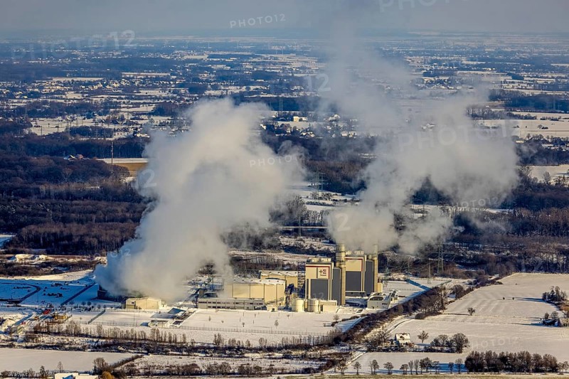 Aerial photo, Trianel Gaskraftwerk Hamm GmbH & Co. KG, GUD, winter, snow, Uentrop, Hamm, Ruhr area, North Rhine-Westphalia, Germany, DE, Europe, aerial view, aerial photography, aerial photography, overview, bird's-eye view, view, overview, energy, wind energy, power plant, electricity, power supply, electricity, power generation, power production