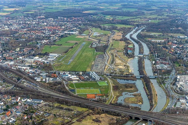 Aerial view, Lippe reconstruction, river Lippe, Lippe beach, runway with taxiway area of Hamm-Lippewiesen airfield EDLH in the district of Heessen, Datteln-Hamm canal, Lippeseitenkanal, construction site dam relocation, Hamm, Ruhr area, North Rhine-Westphalia, Germany, DE, Europe, birds-eyes view, aerial view, aerial photography, aerial photography, overview, bird's eye view