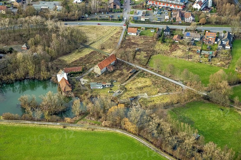 Aerial view, development of the area at the Heessener Schlossmühle, historic mill, Enniger Bach, Uentrop, Hamm, Ruhr area, North Rhine-Westphalia, Germany, DE, Europe, birds-eyes view, aerial view, aerial photography, aerial photography, overview, overview, bird's eye view, new development area, property, residential property