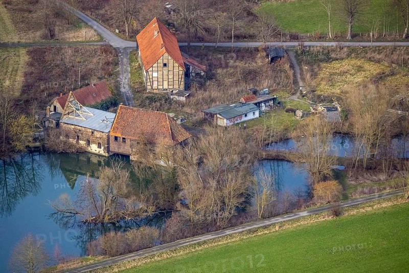 Aerial view, development of the area at the Heessener Schlossmühle, historic mill, Enniger Bach, Uentrop, Hamm, Ruhr area, North Rhine-Westphalia, Germany, DE, Europe, birds-eyes view, aerial view, aerial photography, aerial photography, overview, overview, bird's eye view, new development area, property, residential property