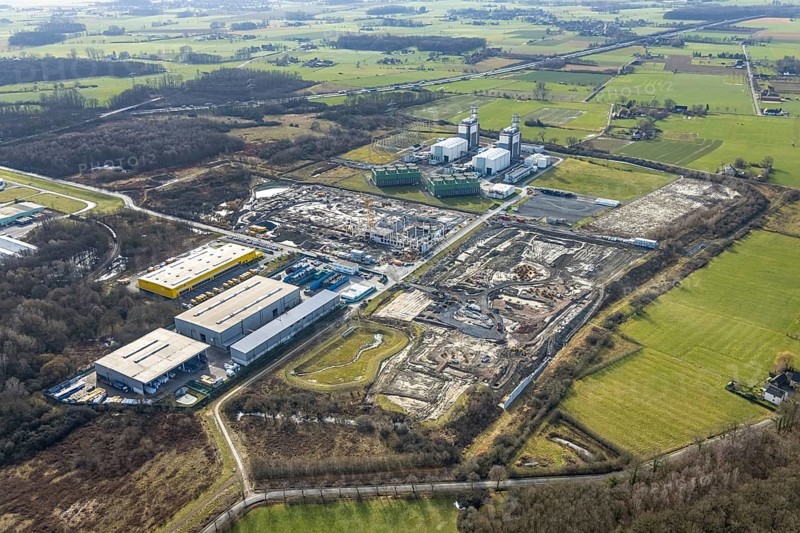 Aerial view, construction site for the new building complex on the site of the logistics centre and distribution park in the Uentrop district, Uentrop, Hamm, Ruhr area, North Rhine-Westphalia, Germany, DE, Europe, birds-eyes view, aerial photograph, aerial photography, aerial photography, overview, bird's eye view, Arvato Distribution GmbH & Arvato Supply Chain Solutions SE, Douglas Group, HINES Immobilien GmbH, Krüger Consult GmbH, Köster GmbH, studio architec