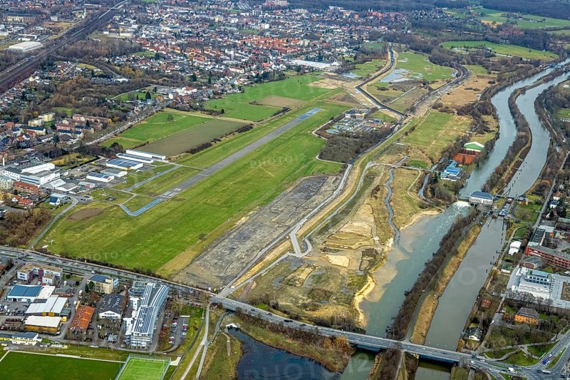 Aerial view, Lippe reconstruction, river Lippe, Lippe beach, runway with taxiway area of Hamm-Lippewiesen airfield EDLH in the district of Heessen, Datteln-Hamm canal, Lippeseitenkanal, construction site dam relocation, Hamm, Ruhr area, North Rhine-Westphalia, Germany, DE, Europe, birds-eyes view, aerial view, aerial photography, aerial photography, overview, bird's eye view