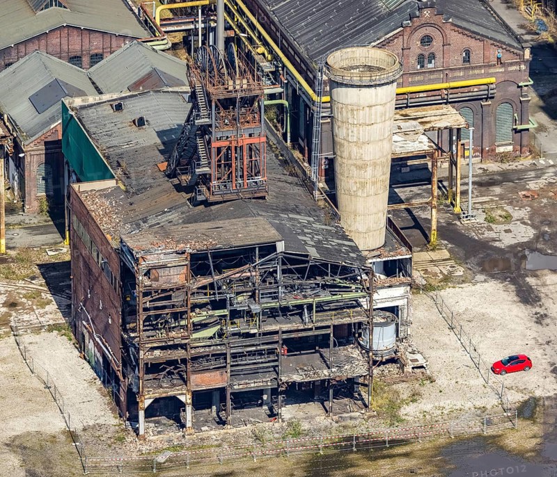 Aerial view, CreativRevier, former Ost Heinrich Robert mine, Herringen, Hamm, Ruhr area, North Rhine-Westphalia, Germany, demolition work, construction site, CreativRevier Heinrich Robert GmbH, DE, Europe, event location, commercial area, hammerhead tower, aerial view, aerial photography, aerial photography, sight, overview, bird's eye view, residential properties, birds-eyes view, historical, overview