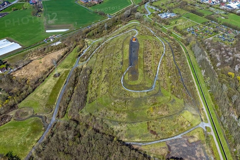Aerial view, Humbert spoil tip with spoil tip sign, Herringen, Hamm, Ruhr area, North Rhine-Westphalia, Germany, spoil tip, DE, Europe, spoil tip, Humbert spoil tip, Kissinger Höhe 2, aerial view, aerial photography, aerial photography, overview, bird's-eye view, overview
