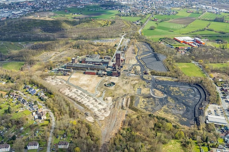 Aerial view, CreativRevier, former Ost Heinrich Robert mine, Herringen, Hamm, Ruhr area, North Rhine-Westphalia, Germany, construction site, CreativRevier Heinrich Robert GmbH, DE, Europe, event location, commercial area, hammerhead tower, aerial view, aerial photography, aerial photography, sight, overview, bird's eye view, residential properties, birds-eyes view, historical, overview