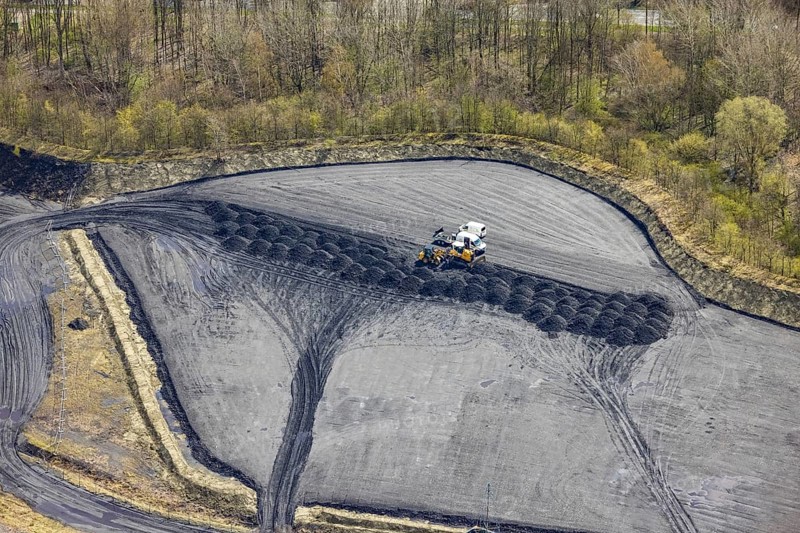 Aerial view, CreativRevier, former Ost Heinrich Robert mine, Herringen, Hamm, Ruhr area, North Rhine-Westphalia, Germany, construction work, construction site, CreativRevier Heinrich Robert GmbH, DE, Europe, event location, commercial area, hammerhead tower, aerial view, aerial photography, aerial photography, sight, overview, bird's eye view, residential properties, birds-eyes view, historical, overview