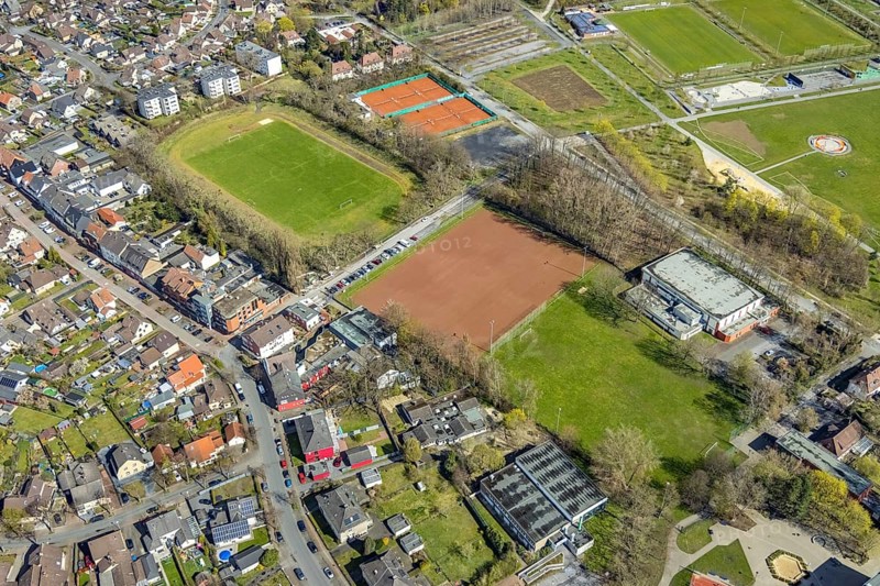 Aerial view, GlückaufStadion und Tennisclub Herringen tennis courts, Herringen, Hamm, Ruhr area, North Rhine-Westphalia, Germany, DE, Europe, football pitch, football stadium, football club, Lippepark Hamm - Schacht Franz, aerial view, aerial photography, aerial photography, park, sports, sports facilities, sports field, sports facility, tennis, tennis facility, tennis courts, tennis club, overview, bird's-eye view, bird's-eye view, overview