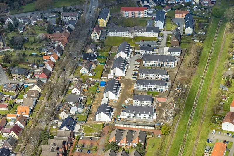 Aerial view, construction site and new construction of residential buildings at Herringer Bach, Diesterwegstraße, Herringen, Hamm, Ruhr area, North Rhine-Westphalia, Germany, construction work, construction area, building site, building plots, construction measure, construction project, construction site, DE, Europe, property tax, real estate, aerial view, aerial photography, aerial photography, new construction, overview, bird's eye view, residential complex, living and living, residential area, residential buildings, residential quality, residential neighbourhood, residential estate, birds-eyes view, overview