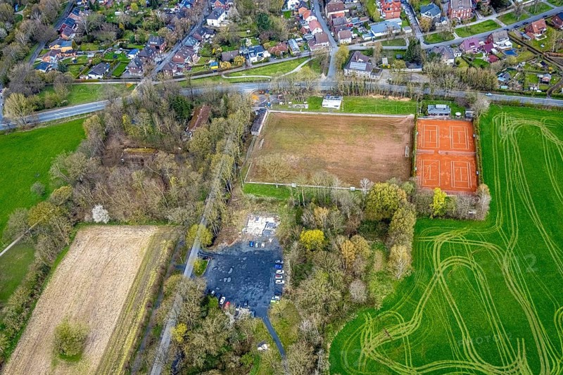 Aerial view, sports field Dolberger Straße with tennis courts near Heessen Castle, Lippeauen, Heessen, Hamm, Ruhr area, North Rhine-Westphalia, Germany, DE, Europe, football field, football club, aerial view, aerial photography, aerial photography, sports, sports facilities, sports field, sports facility, tennis, tennis facility, tennis courts, tennis club, overview, bird's-eye view, overview