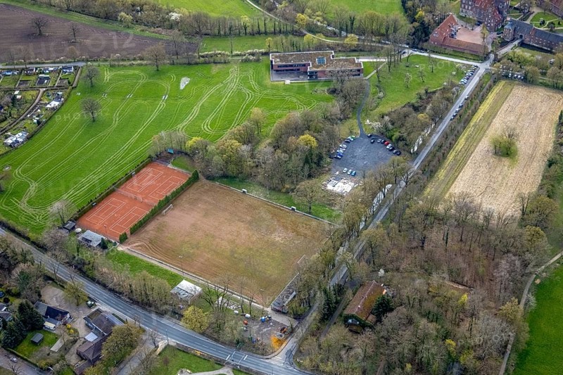 Aerial view, sports field Dolberger Straße with tennis courts near Heessen Castle, Lippeauen, Heessen, Hamm, Ruhr area, North Rhine-Westphalia, Germany, DE, Europe, football field, football club, aerial view, aerial photography, aerial photography, sports, sports facilities, sports field, sports facility, tennis, tennis facility, tennis courts, tennis club, overview, bird's-eye view, overview