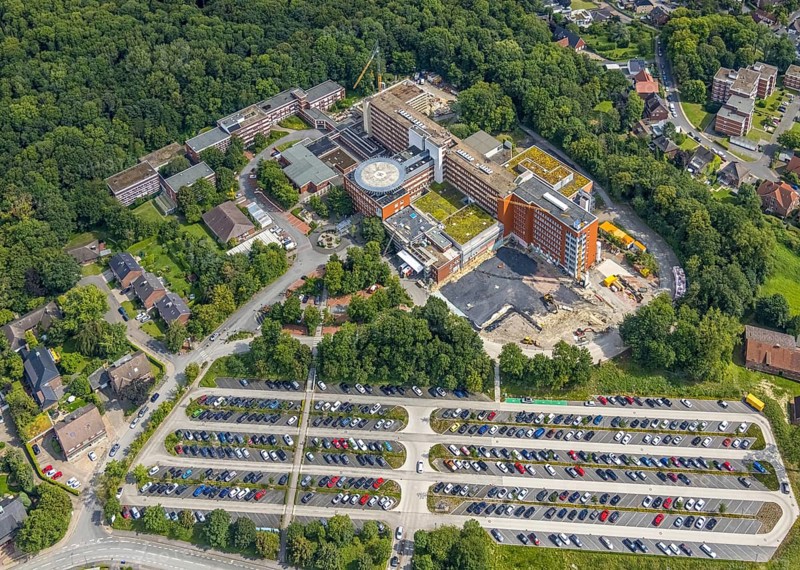 Aerial view, St. Barbara-Klinik Hamm-Heessen with extension construction site in the Heessen district, Hamm, Ruhr area, North Rhine-Westphalia, Germany, construction work, construction area, building site, building plots, construction project, construction site, DE, Europe, healthcare, hospital, helipad, clinic, clinic centre, hospital, hospital, aerial photograph, aerial photography, aerial photography, medical facility, medical aid, new building, car park, overview, bird's eye view, birds-eyes view, overview, medical care