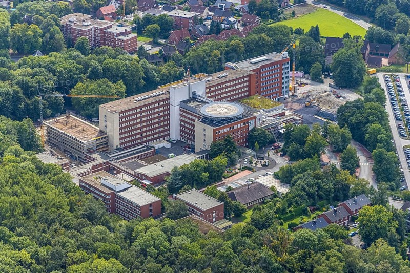 Aerial view, St. Barbara-Klinik Hamm-Heessen with extension construction site in the Heessen district, Hamm, Ruhr area, North Rhine-Westphalia, Germany, construction work, construction area, building site, building plots, construction project, construction site, DE, Europe, healthcare, hospital, helipad, clinic, clinic centre, hospital, hospital, aerial photograph, aerial photography, aerial photography, medical facility, medical aid, new building, overview, bird's eye view, birds-eyes view, overview, medical care
