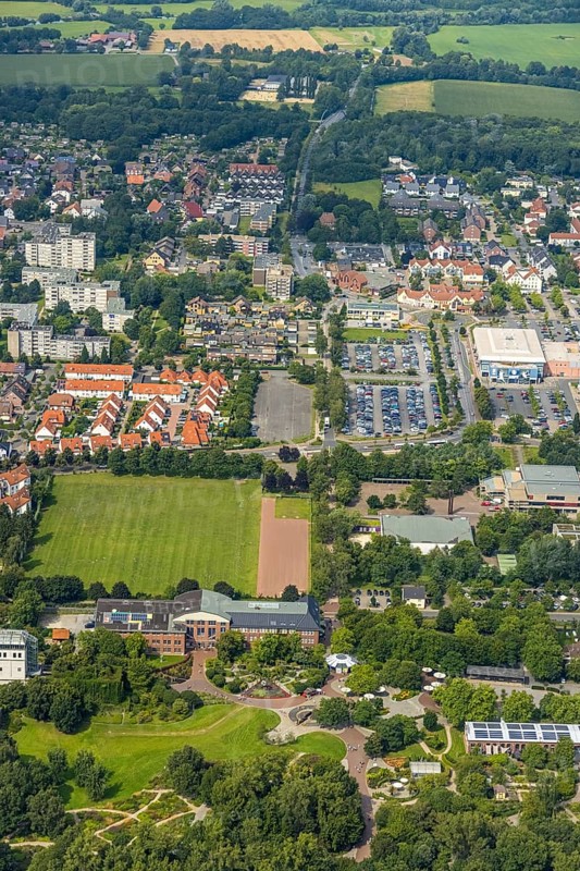 Aerial view, green area Werries with Freiherr-vom-Stein-Gymnasium Hamm, Westpress Arena and ice sports arena as well as access to Maximilianpark in Uentrop, Hamm, Ruhr area, North Rhine-Westphalia, Germany, education, educational institution, DE, ice sports, ice sports hall, Europe, grammar school, educational institute, aerial view, aerial photography, aerial photography, multifunctional hall, Ostwennemarstraße, park, school, overview, bird's eye view, birds-eyes view, overview