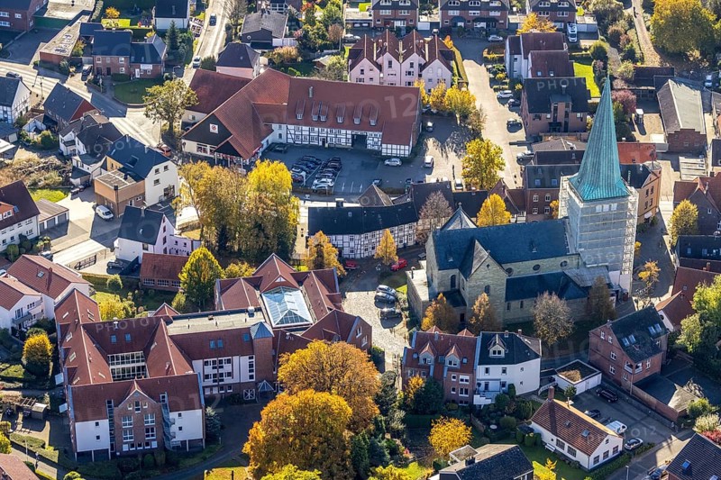 Aerial view, church tower renovation of the catholic church St. Regina and retirement home Reginahaus in the district of Rhynern in Hamm, Ruhr area, North Rhine-Westphalia, Germany, retirement home, old people's home, retirement home, place of worship, care and nursing, DE, Europe, religious community, place of worship, Hamm, holy place, church, parish, denomination, aerial view, aerial photography, aerial photography, care facility, religion, religious site, retirement home, retirement residence, retirement home, retirement centre, overview, cloaking, bird's eye view, bird's eye view, overview