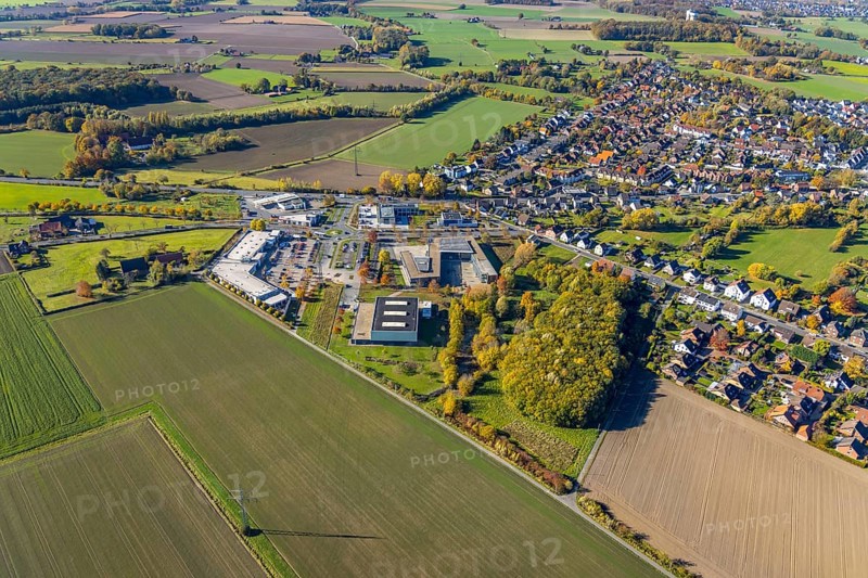 Aerial view, Konrad-Adenauer Realschule and Rewe Räker supermarket in the district Rhynern in Hamm, Ruhr area, North Rhine-Westphalia, Germany, education, educational institution, DE, shopping markets, shopping place, shopping centre, Europe, Hamm, educational institute, aerial view, aerial photography, aerial photography, local supply centre, secondary school, school, supermarket, overview, bird's eye view, birds-eyes view, overview