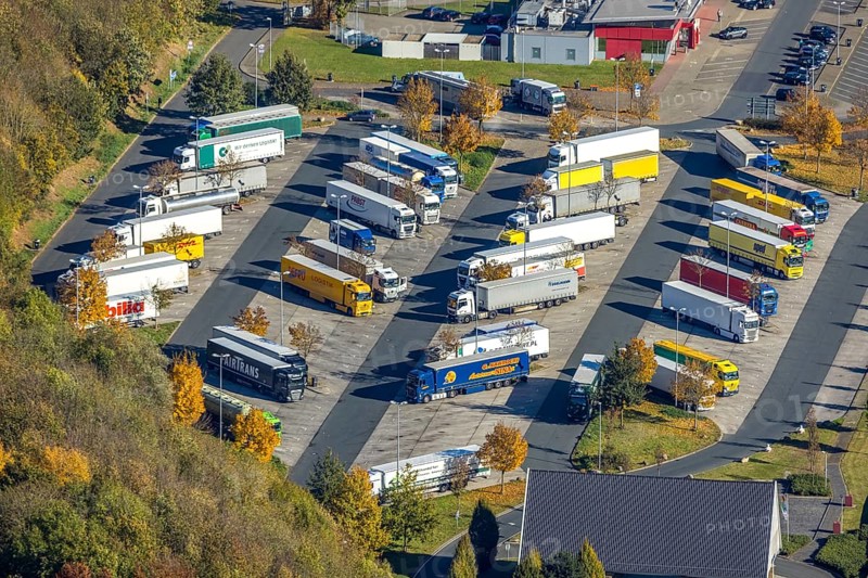 Aerial photo, Rhynern service area on the A2 motorway in the Rhynern district of Hamm, Ruhr area, North Rhine-Westphalia, Germany, motorway, DE, Europe, Hamm, truck, aerial photo, aerial photography, aerial photography, parking spaces, rest area, overview, bird's-eye view, overview