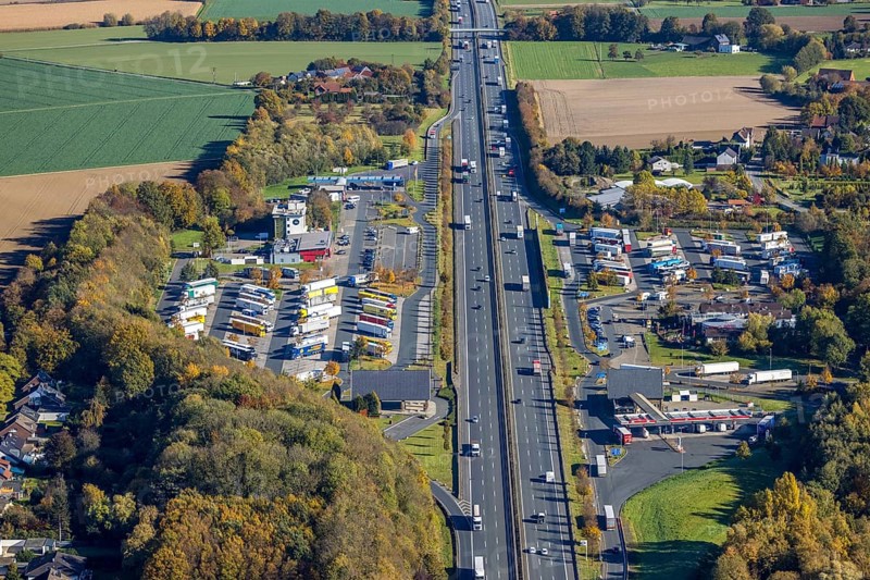 Aerial photo, Rhynern service area on the A2 motorway in the Rhynern district of Hamm, Ruhr area, North Rhine-Westphalia, Germany, motorway, DE, Europe, Hamm, truck, aerial photo, aerial photography, aerial photography, parking spaces, rest area, overview, bird's-eye view, overview