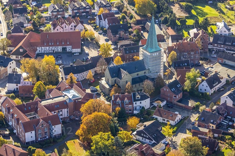 Aerial view, church tower renovation of the catholic church St. Regina and retirement home Reginahaus in the district of Rhynern in Hamm, Ruhr area, North Rhine-Westphalia, Germany, retirement home, old people's home, retirement home, place of worship, care and nursing, DE, Europe, religious community, place of worship, Hamm, holy place, church, parish, denomination, aerial view, aerial photography, aerial photography, care facility, religion, religious site, retirement home, retirement residence, retirement home, retirement centre, overview, cloaking, bird's eye view, bird's eye view, overview