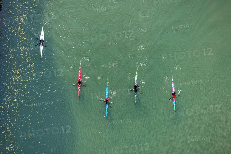 Aerial view, kayaking on the river Lippe in the district Mitte in Hamm, Ruhr area, North Rhine-Westphalia, Germany, DE, Europe, shapes and colours, leisure, Hamm, kayak, aerial view, aerial photography, aerial photography, sports, overview, bird's eye view, water sports, birds-eyes view, overview
