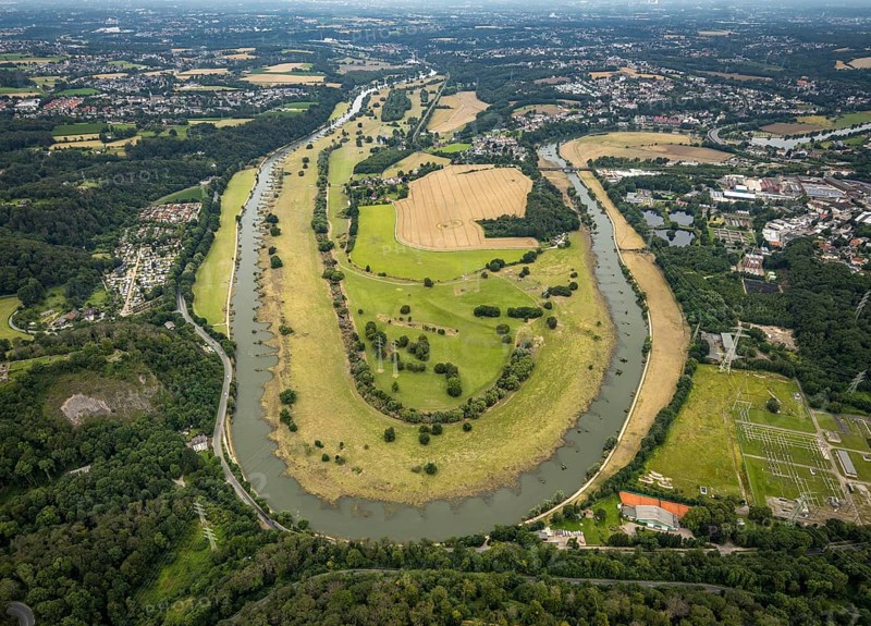 Aerial view, the Ruhr loop near Hattingen at Isenburgstraße, a week ago there was still land under water at this point - the Ruhr was flooding, course of the Ruhr, Winz, Hattingen, Ruhr area, North Rhine-Westphalia, Germany, DE, Europe, birds-eyes view, aerial view, aerial photography, aerial photography, overview, bird's eye view, in front of and after