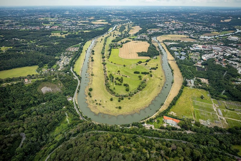 Aerial view, the Ruhr loop near Hattingen at Isenburgstraße, a week ago there was still land under water at this point - the Ruhr was flooding, course of the Ruhr, Winz, Hattingen, Ruhr area, North Rhine-Westphalia, Germany, DE, Europe, birds-eyes view, aerial view, aerial photography, aerial photography, overview, bird's eye view
