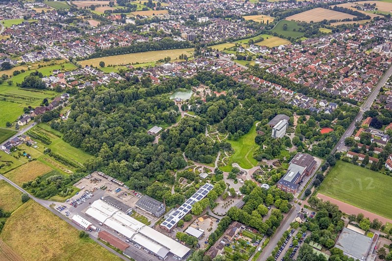 Aerial photo, Maximilianpark leisure park, Uentrop, Hamm, Ruhr area, North Rhine-Westphalia, Germany, DE, Europe, leisure facility, leisure activities, leisure park, leisure enjoyment, green trees, aerial photo, aerial photography, aerial photography, MaxiPark, rose garden, butterfly house, playground, overview, bird's eye view, birds-eyes view, overview