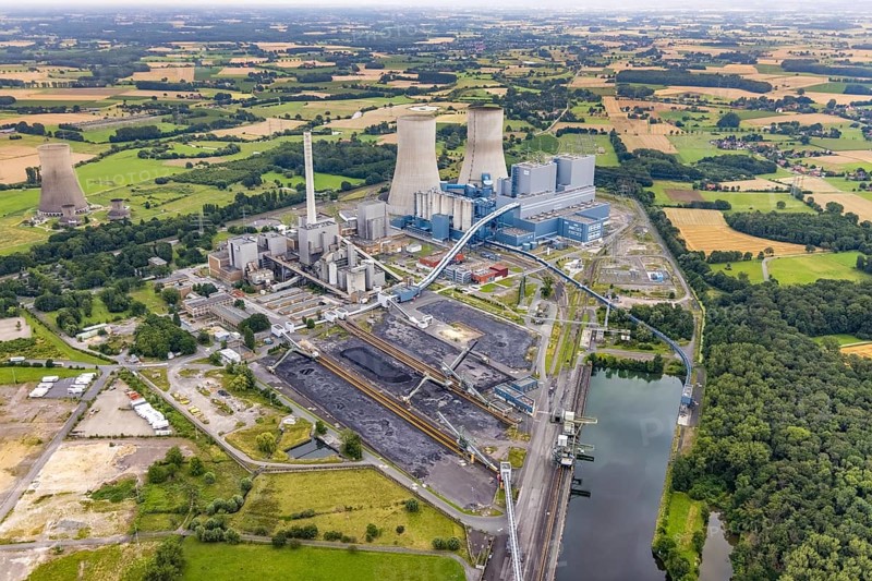Aerial view, RWE power plant Westfalen, Uentrop, Hamm, Ruhr area, North Rhine-Westphalia, Germany, DE, power plant, Europe, distant view, shapes and colours, coal-fired power plant, cooling towers, aerial view, aerial photography, aerial photography, tower, overview, bird's-eye view, twin towers, birds-eyes view, overview