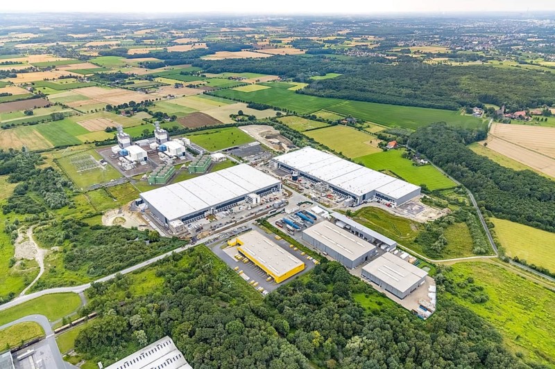 Aerial view, construction site and new building DistributionPark Hamm, Trianelstraße and K'Park-Straße, two building complexes with offices and warehouses for logistics, Deutsche Post DHL - Mech ZB Hamm, Uentrop, Hamm, Ruhr area, North Rhine-Westphalia, Germany, DE, Europe, commercial enterprises, commercial area, commercial park, commercial location, commercial use, Hines Immobilien, industrial area, industrial building, industrial location, logistics, logistics service, logistics service provider, logistics provider, logistics centre, aerial view, aerial photography, aerial photography, transport service, overview, bird's-eye view, overview