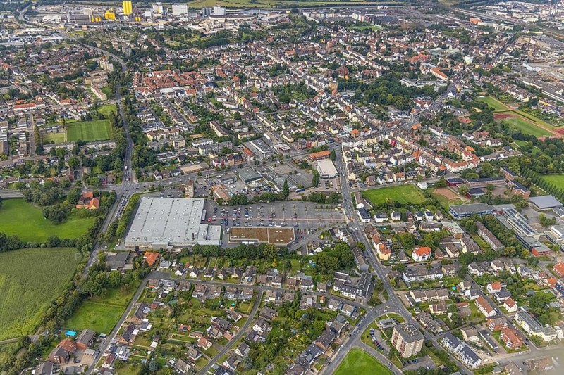 Aerial view, city centre view with Kaufland in Wilhelmstraße Hamm-Mitte in Hamm, Ruhr area, North Rhine-Westphalia, Germany, City, DE, shopping markets, shopping centre, Europe, property tax, Hamm, real estate, city centre, aerial view, aerial photography, aerial photography, local supply centre, townscape, city area, city centre, supermarket, overview, bird's eye view, living and life, residential buildings, quality of life, birds-eyes view, overview
