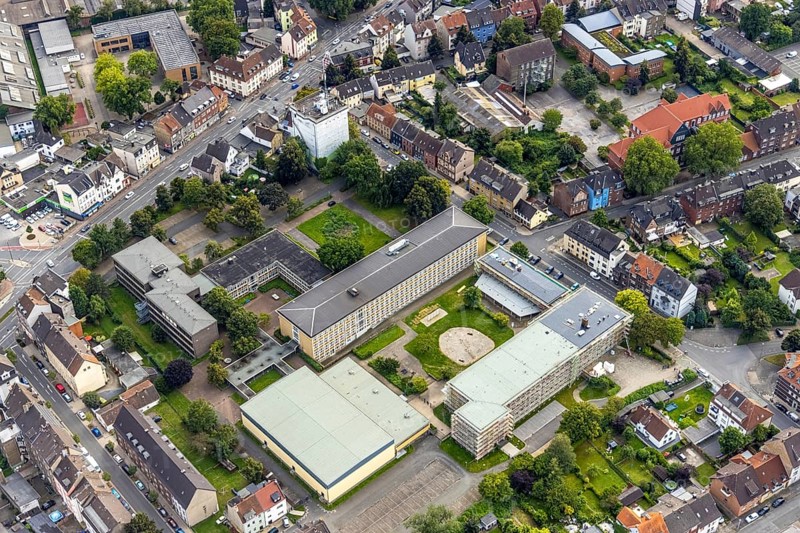 Aerial view, construction site and renovation Friedrich-List-Berufskolleg Hamm and Eduard-Spranger-Berufskolleg and HochBunker Vorheider Weg in Mitte, Hamm, Ruhr area, North Rhine-Westphalia, Germany, construction work, construction area, construction site, construction project, construction site, vocational school, education, educational institution, bunker, DE, Europe, educational institute, aerial view, aerial photography, aerial photography, renovation, refurbishment, school, tower, overview, bird's-eye view, overview