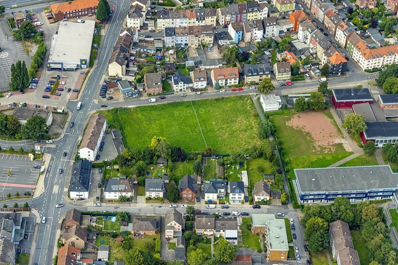 Aerial view, green meadow at the corner of Lohauserholzstraße and Auf dem Hilkenhohl in Mitte, building maintenance area, Hamm, Ruhr area, North Rhine-Westphalia, Germany, DE, Europe, aerial view, aerial photography, aerial photography, overview, bird's-eye view, green meadow, overview