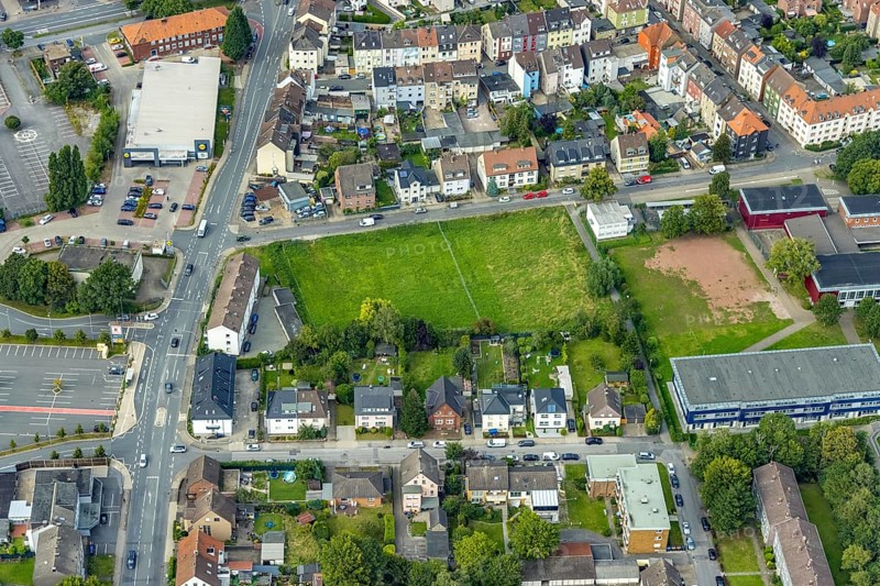 Aerial view, green meadow at the corner of Lohauserholzstraße and Auf dem Hilkenhohl in Mitte, building maintenance area, Hamm, Ruhr area, North Rhine-Westphalia, Germany, DE, Europe, aerial view, aerial photography, aerial photography, overview, bird's-eye view, green meadow, overview