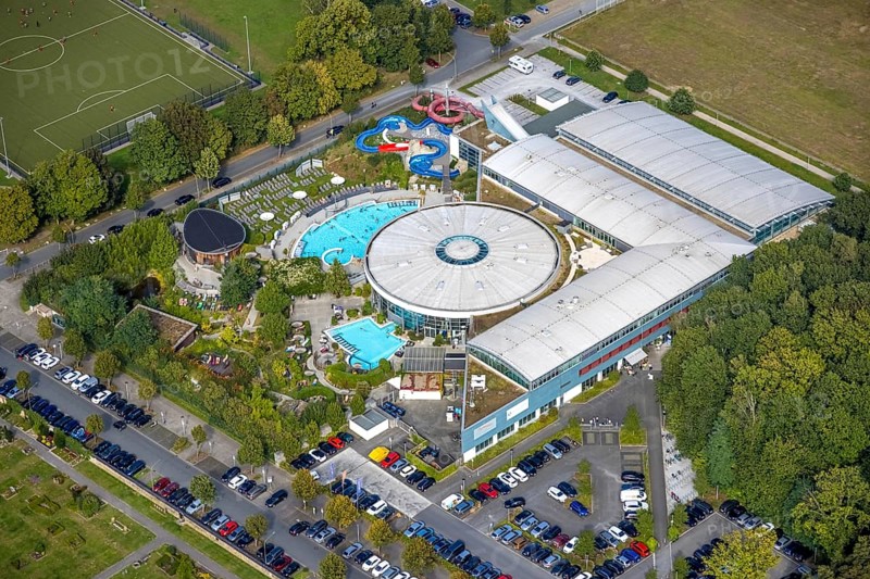 Aerial view, Maximare Erlebnistherme Bad Hamm in the district Mitte in Hamm, Ruhr area, North Rhine-Westphalia, Germany, bathing establishment, bathing resort, DE, Europe, outdoor pool, leisure activities, Hamm, aerial view, aerial photography, aerial photography, swimming pool, swimming pool, overview, bird's-eye view, overview