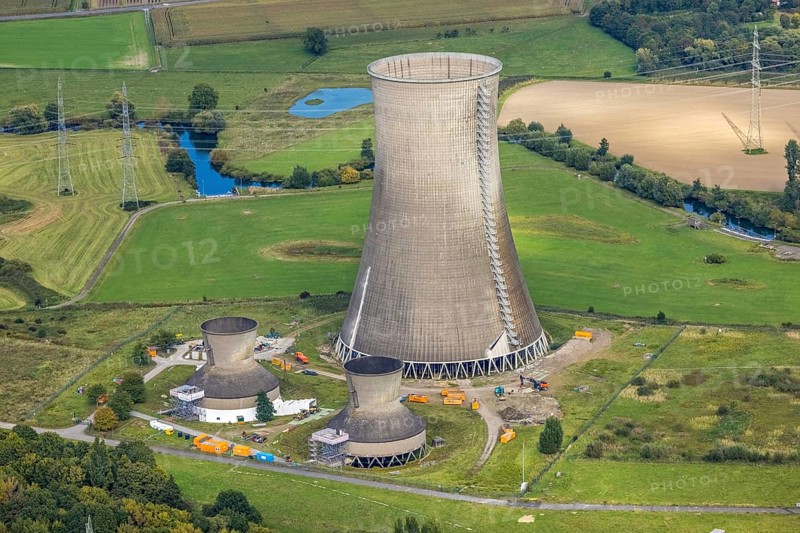 Aerial view, RWE power plant Westfalen and demolition of the small cooling towers in the district Uentrop in Hamm, Ruhr area, North Rhine-Westphalia, Germany, DE, Europe, Hamm, power plant, cooling towers, aerial view, aerial photography, aerial photography, overview, bird's-eye view, overview